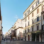 Appartamento A Borgo Pio Con Ampio Terrazzo!